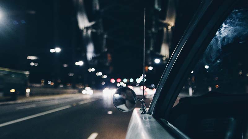 Tips para conducir por la noche